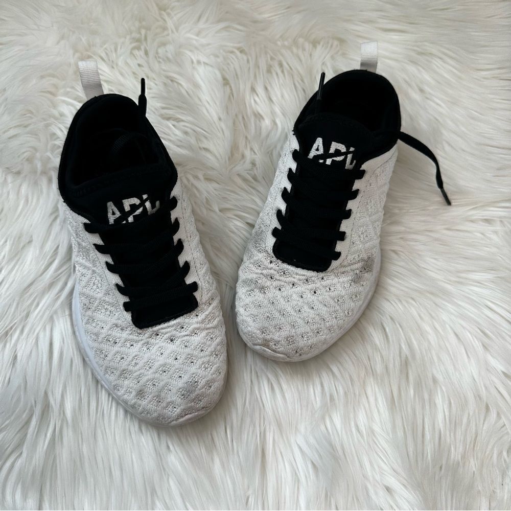 [APL] White & Black Techloom Phantom W - Size 5.5
